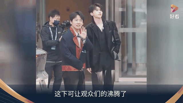 开云体育官网 - theshy滑板鞋打比赛中路往脸上视频 